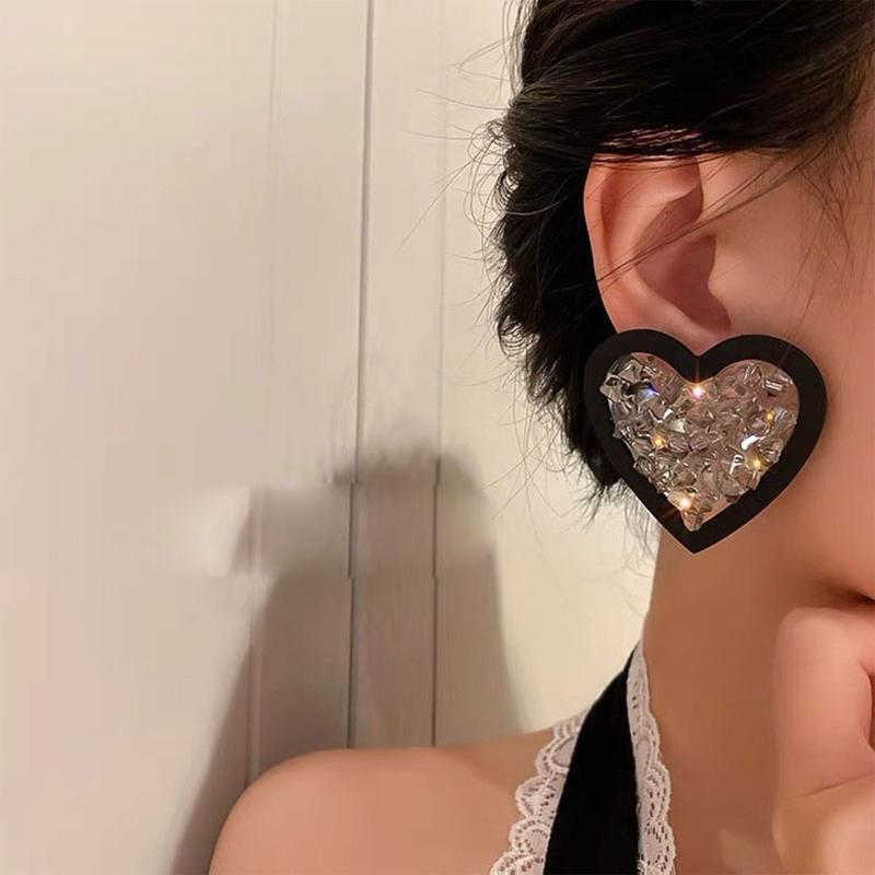 Heart Earrings Creative Stud Earring Black White Irregular Glass Earring Fashion