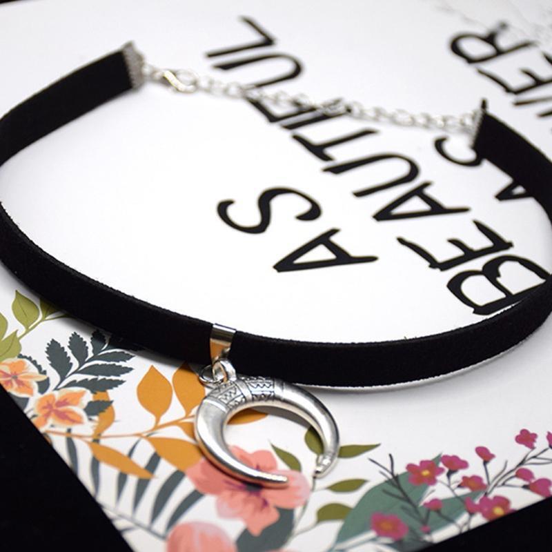 Velvet Choker Necklace Classic Gothic Collar Choker Necklace for Women Girls