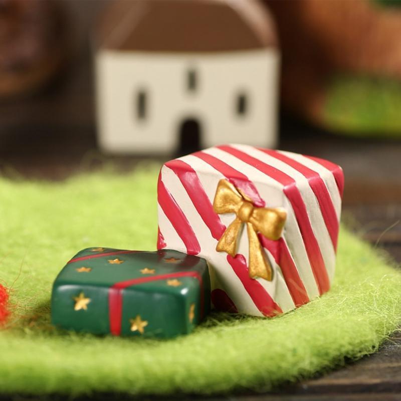 2 Pieces/Set Mini Xmas Tree Gift Box Statue Creative Aquarium Fish Tank Statue