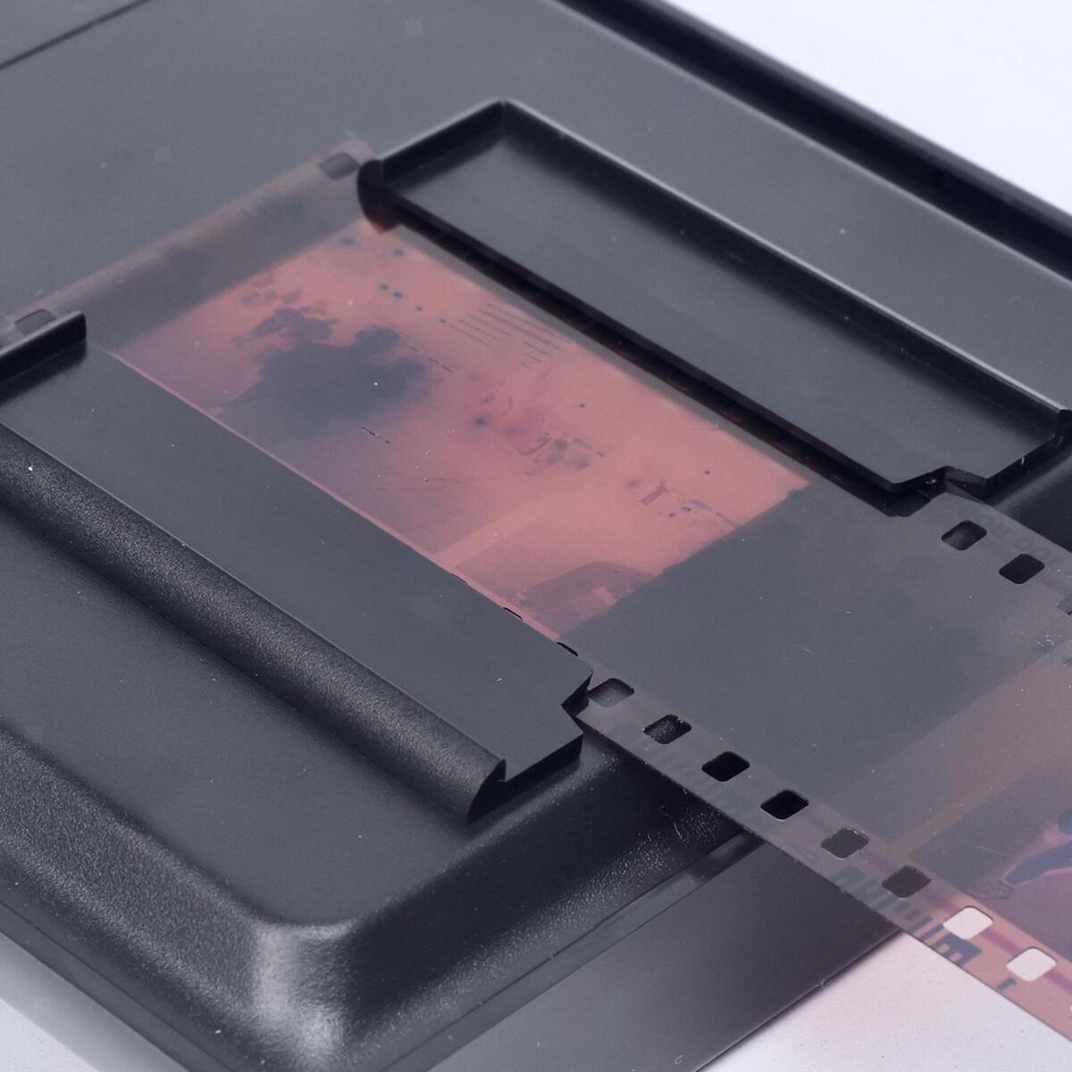 Mobile Film Scanner to Jpeg Photos Folding for Old 35mm 135 Films & Slides