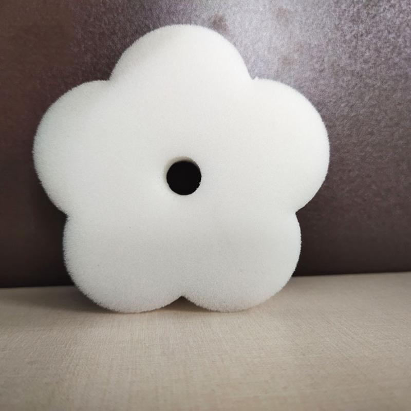 White Flower Shape Oil Absorbent Sponge 25Pcs Floating Spa Hot Tub Skimmer