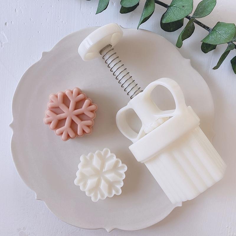 Snowflake Shaped Mooncake Stamps Baking Mooncake Gadgets for Mid-Autumn Festival