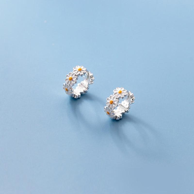Tiny Daisy Flower Earrings for Daughter Sensitive Ear Women Simple Jewelry Gifts