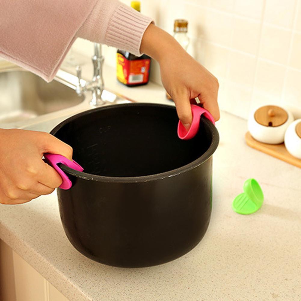 Microwave Oven 2 Fingers Hot Bowl Holder Dish Clamp Pot Pan Gripper Clip
