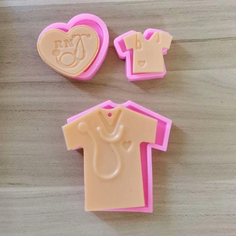 Heart-shaped Keychain Silicone Mold Loving Nurse Auscultation Clothes Pendant