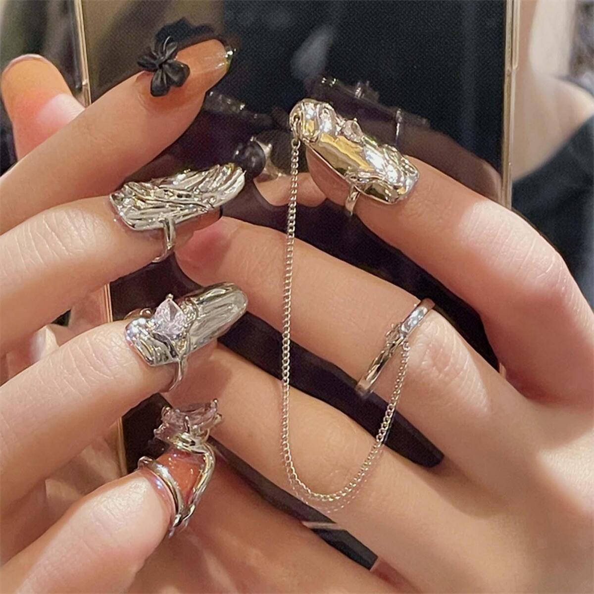 4 Pieces Fashion Fingernails Ring Nail Art Charms Rhinestone for Party