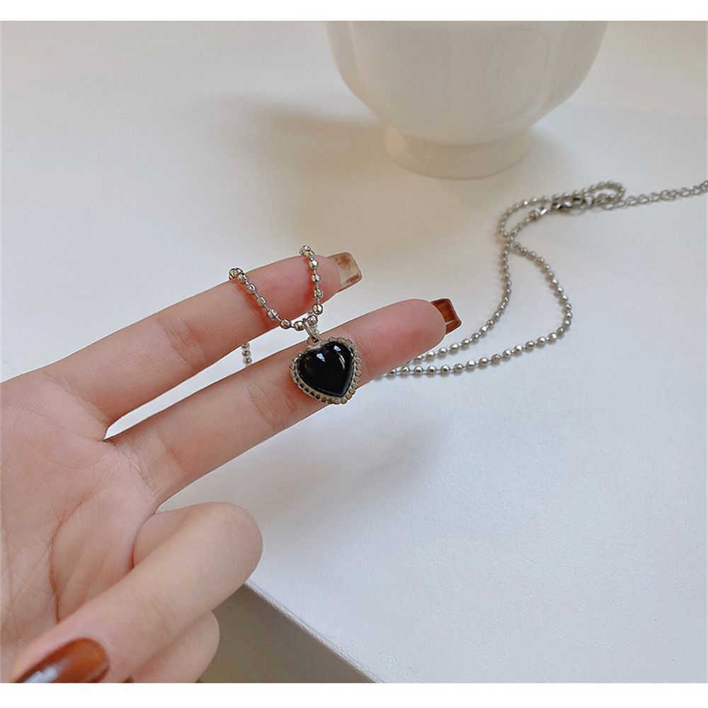Black Crystal Necklace Clavicle Chain Choker Accessories Heart-Shaped Pendant