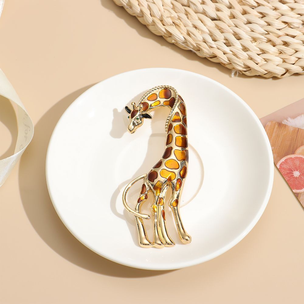 Suit Accessories Bag Clothes Label Enamel Animal Brooch Pin Giraffe Brooch