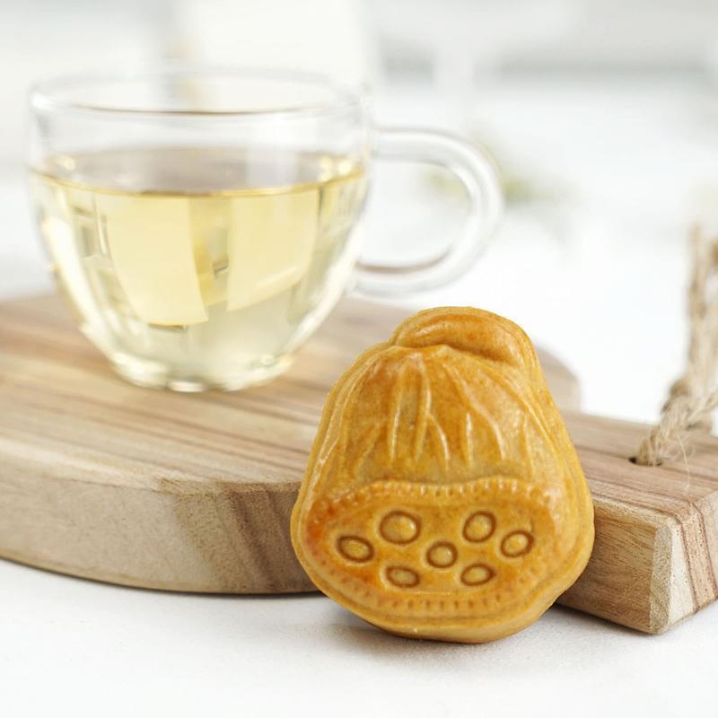 50g Mooncake Stamps Fruits Shaped Mooncake Molds Festival DIY Hand Press Gadgets