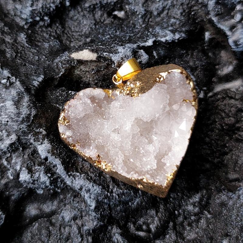 Natural White Crystal Stone Rock Pendant for Women Girls Valentine's Day Gifts