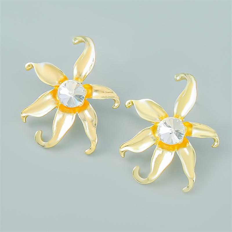 Unique Boho Stud Earring lily Flower Earring Chic White Beach Vacation Floral