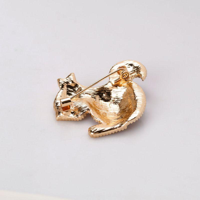 Beautiful Squirrel Brooch Blouse Animal Brooch Cardigan Collar Scarf Brooch