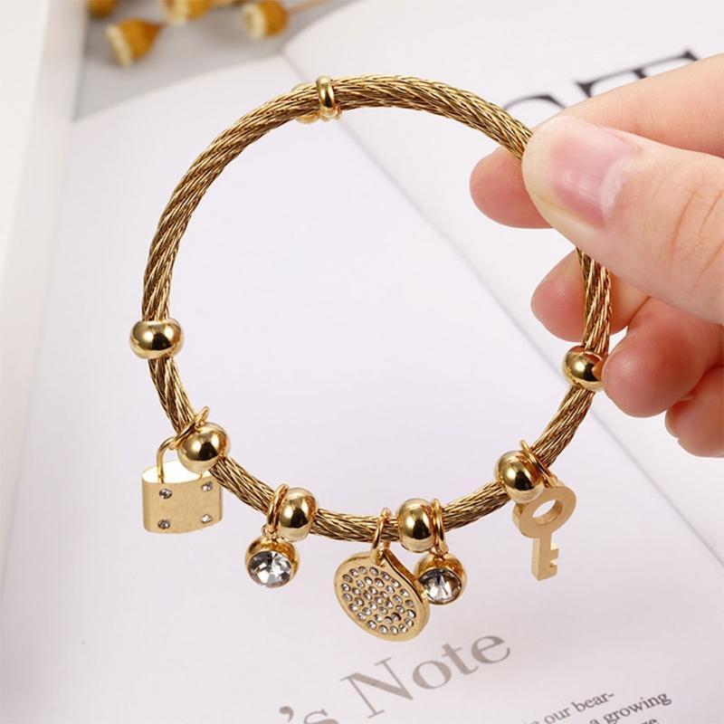 Trendy Elegant Lock and Key with Zircon Design Bracelet Girl Wristchain Unique