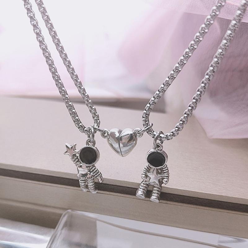 2 Pcs Mutual Attraction Couple Matching Necklace Astronaut Pendant with Magnet