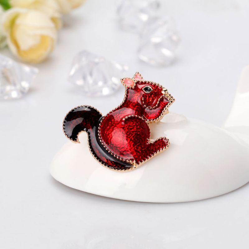 Beautiful Squirrel Brooch Blouse Animal Brooch Cardigan Collar Scarf Brooch