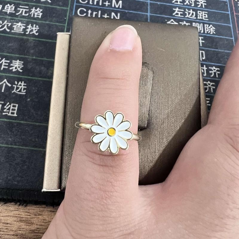 Flower Stress Relieveing Rings Anti Anxiety Daisy Spinning Ring Luxury Rings