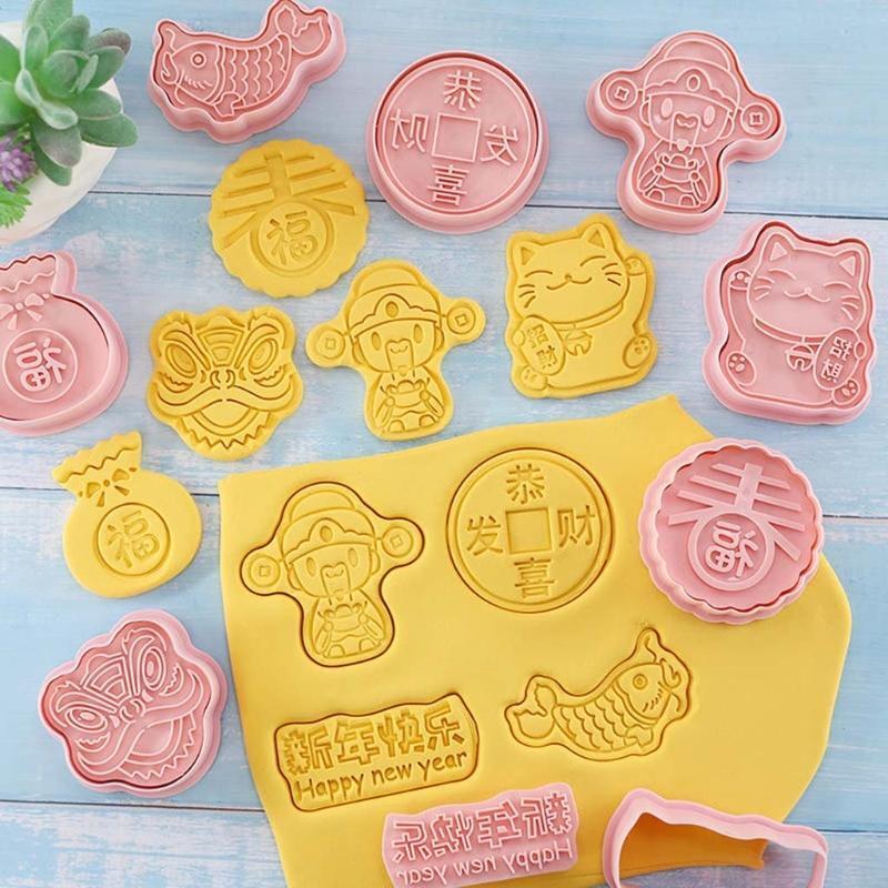 Set of 8 Cookie Stamp Cookie Cutter Moulds Plastic Material for DIY Cute Cookies