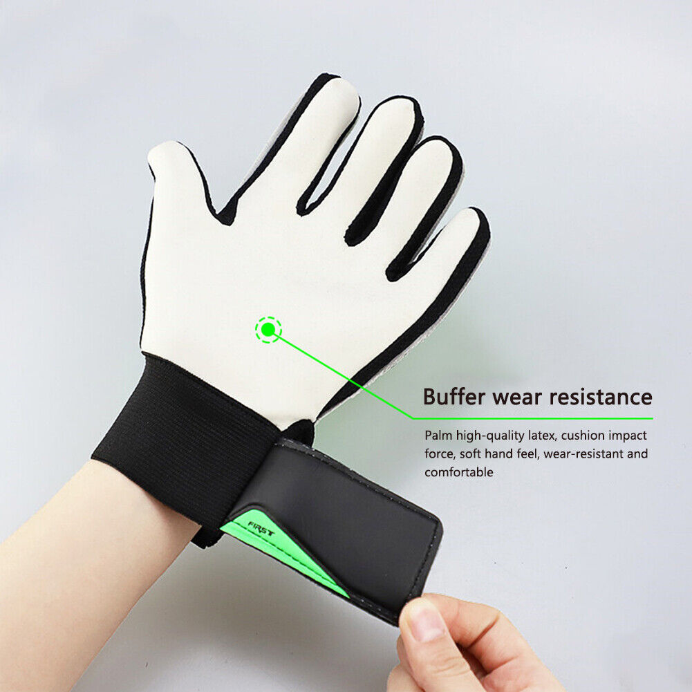 1 Pair Kids Soccer Goalkeeper Gloves Latex Football Hand Gloves (Size 7)