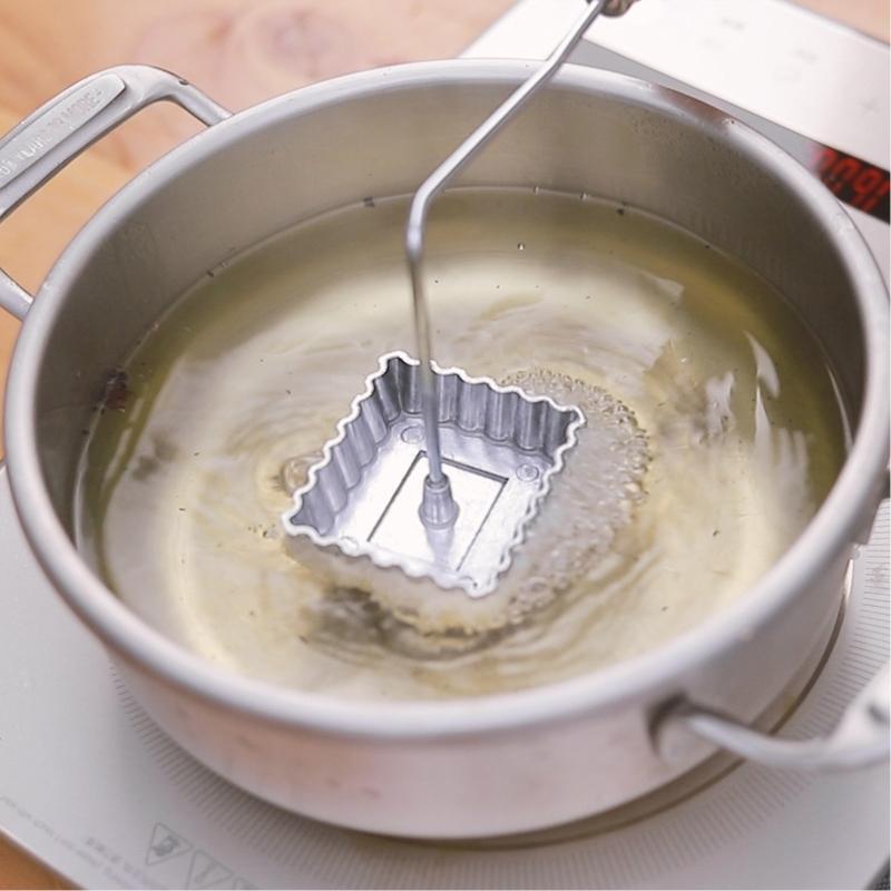 Swedish Molds Mexican Rustic Aluminum Alloy Material with Wood Hand Waffle Molds