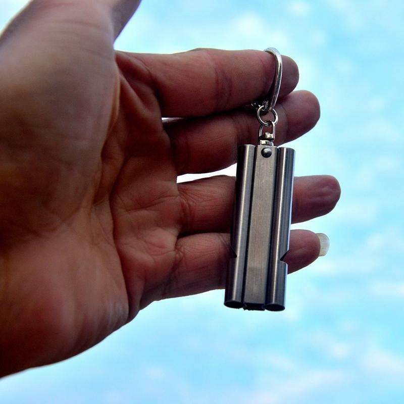 Survival Whistle, Rescue Whistle with Keyring Outdoor Emergency Survival Whistle