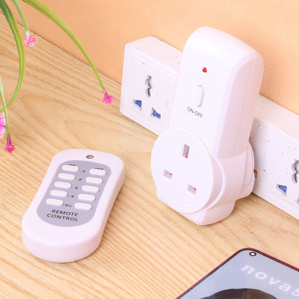 1pc UK Plug Power Outlet Light Switch Socket+1pc Wireless Remote Control