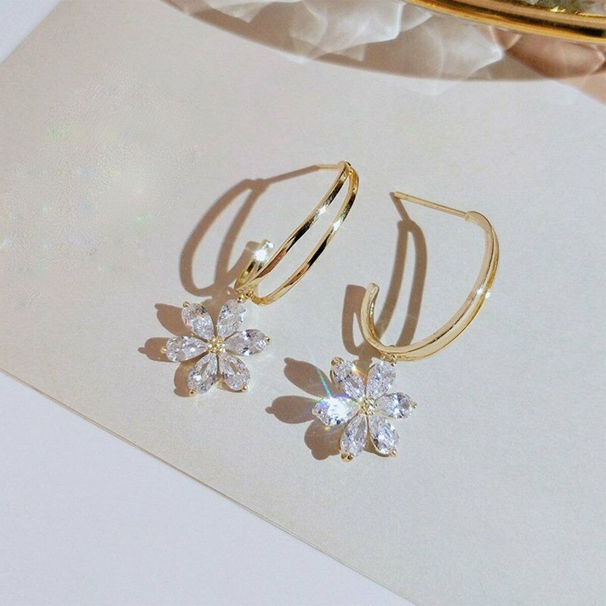 Sale Women Fashion Gifts Zircon Crystal Jewelry Daisy Flower Earrings Dangle