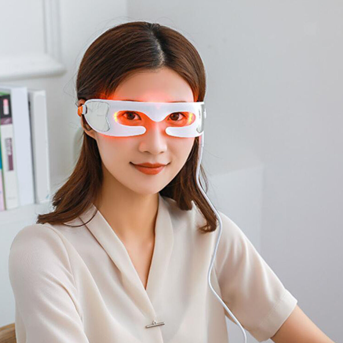 Electric Eye Care Massager Vibration Massage Relax Heated Therapy Eye Care