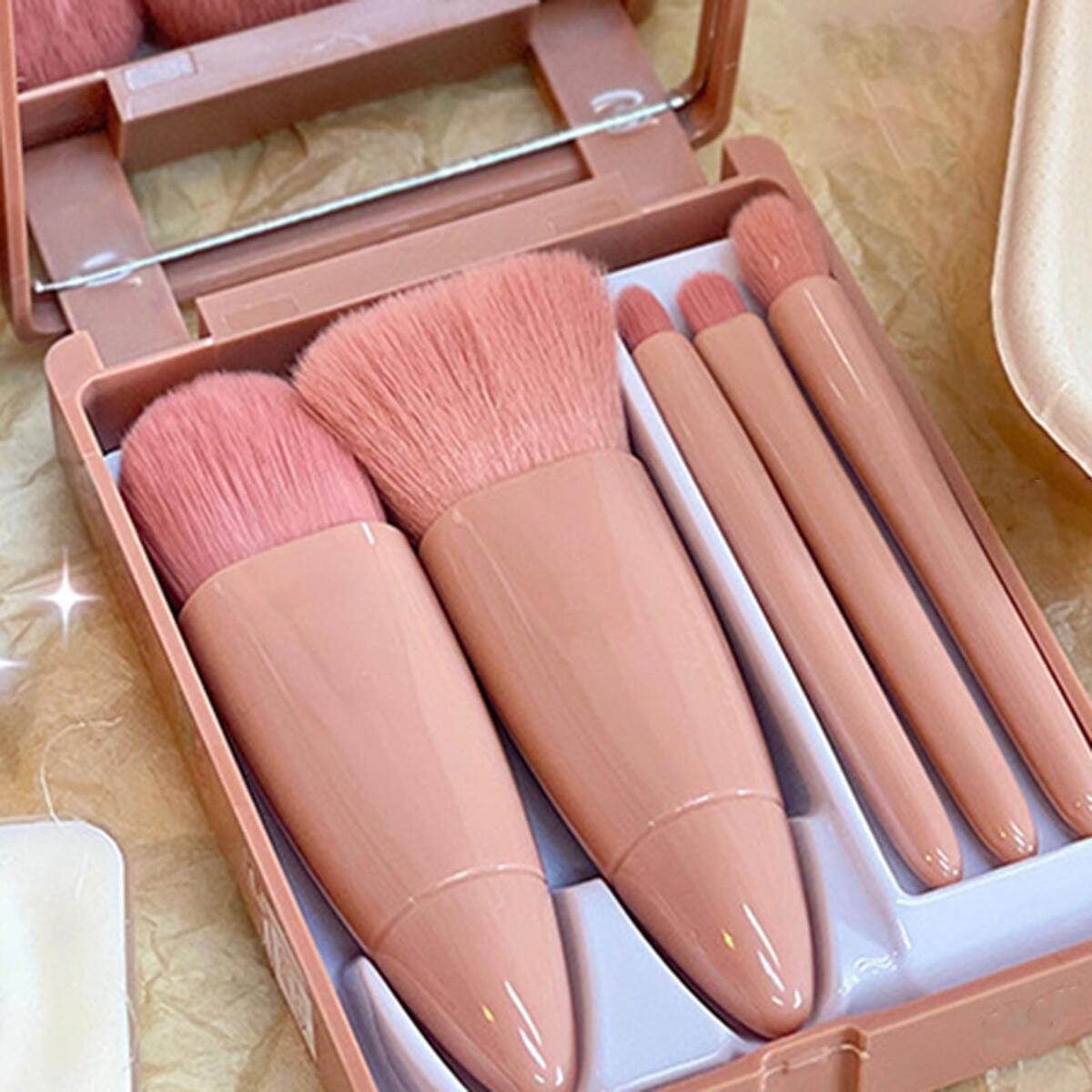 Makeup Brushes Set Cosmetic with Case Foundation Concealer Lip for Women