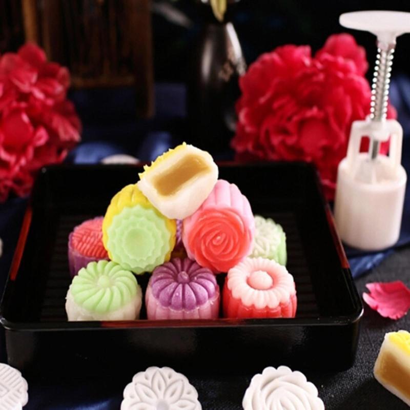 Plastic Material Mooncake Mold 50g Flower Shaped Stamps Moon Cake Moulds for DIY