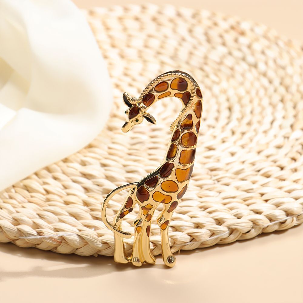 Suit Accessories Bag Clothes Label Enamel Animal Brooch Pin Giraffe Brooch