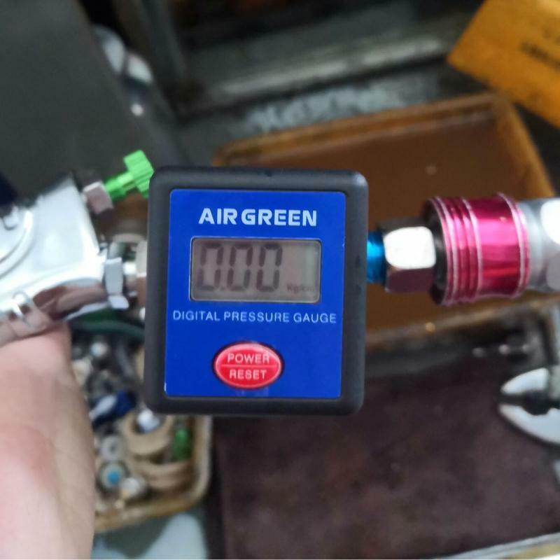 Airbrush Electronic Pressure Regulator LCD Digital Display Air Pressure Gauge