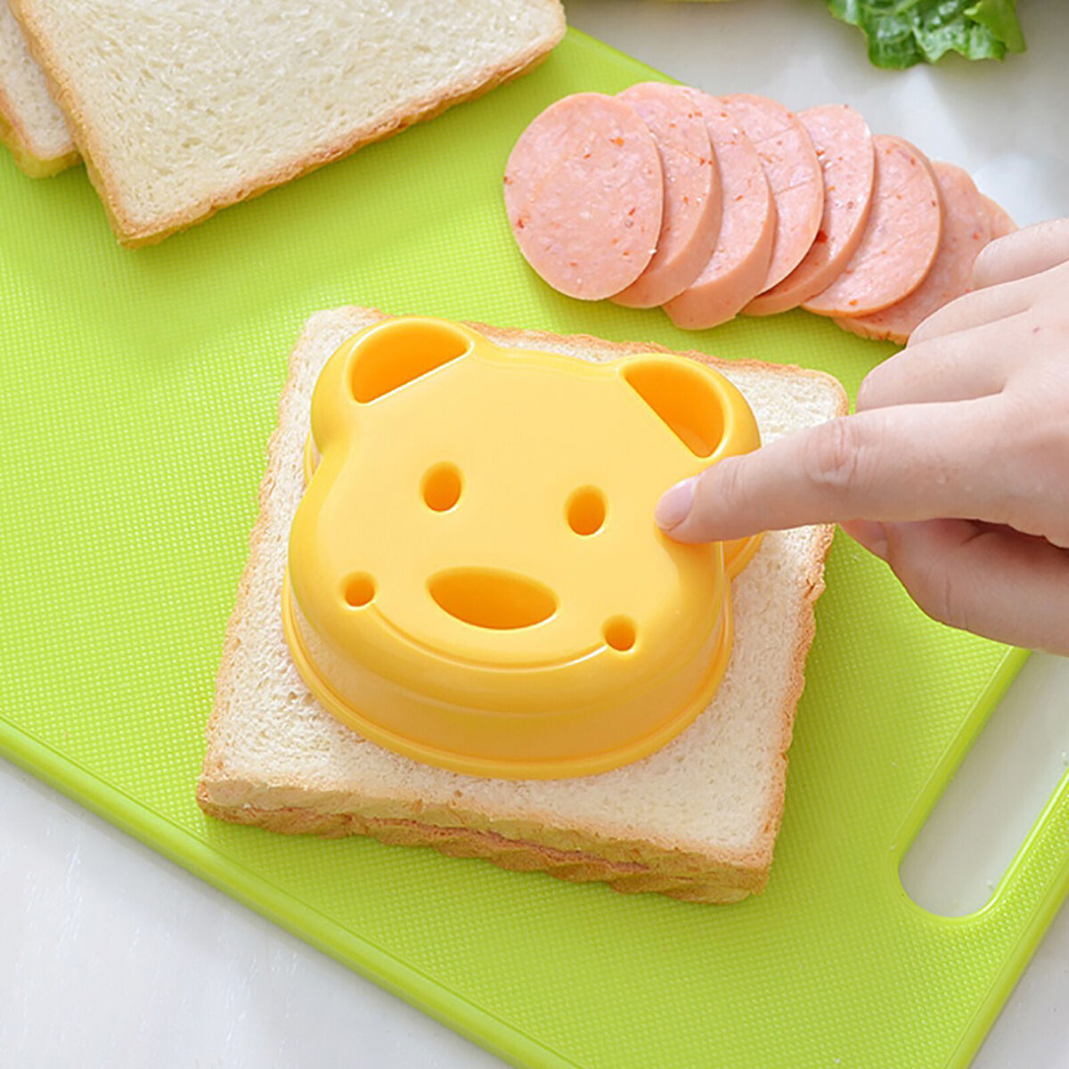 Sandwich Cutter - Cartoon Bear Shape Bread Sandwich Mold Cutters (Yellow)