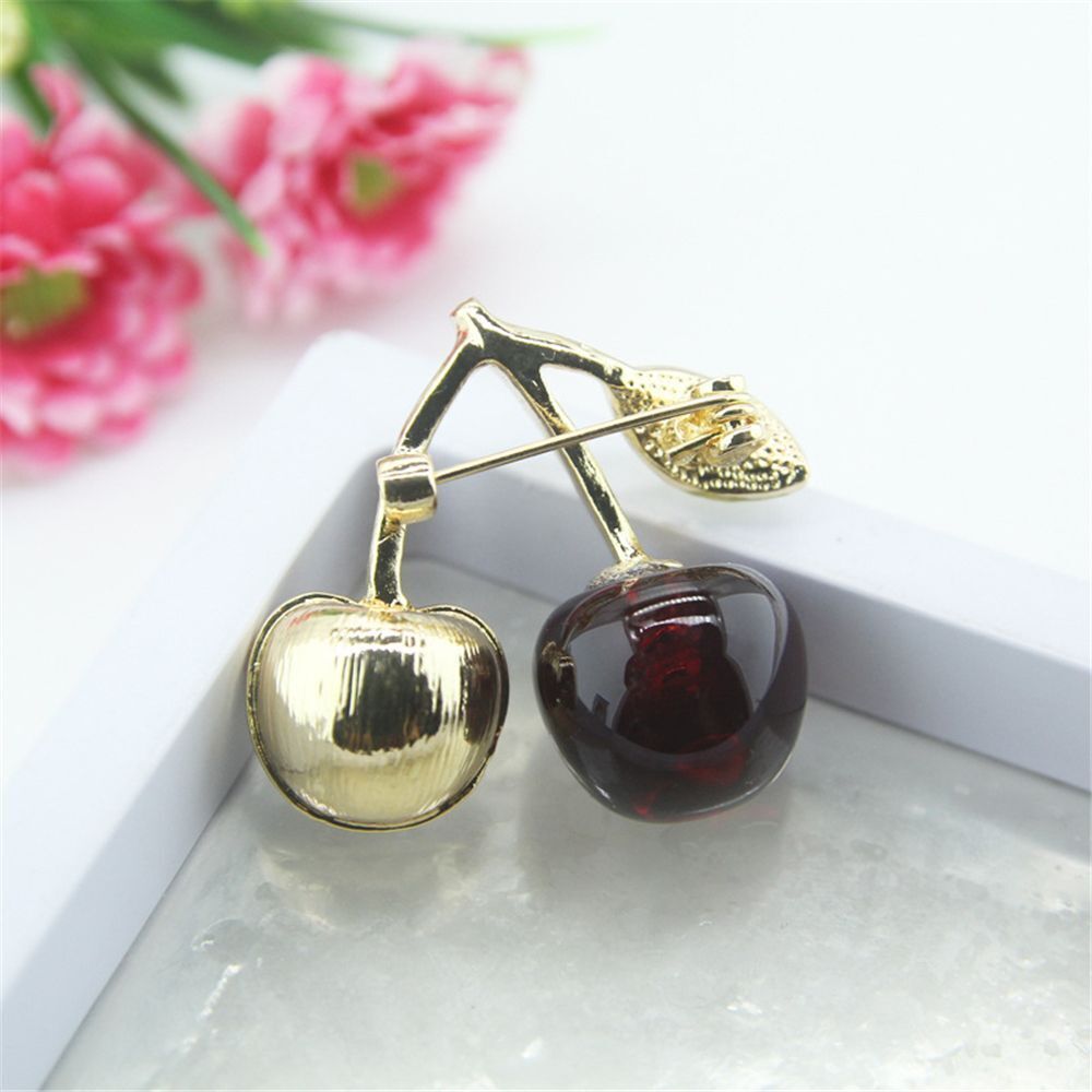 Jewelry Pins Cardigan Men Temperament Red Brooches Fruit Cherry Pins All-match