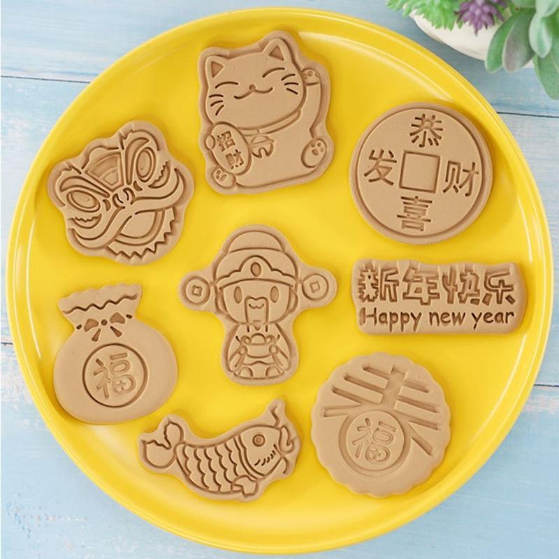 Set of 8 Cookie Stamp Cookie Cutter Moulds Plastic Material for DIY Cute Cookies