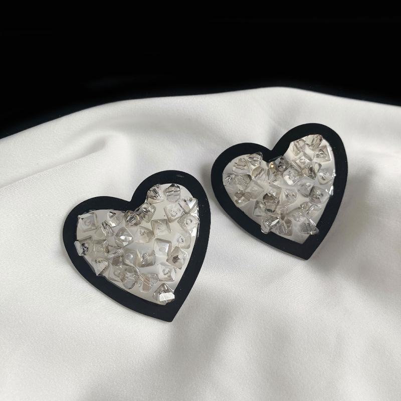 Heart Earrings Creative Stud Earring Black White Irregular Glass Earring Fashion