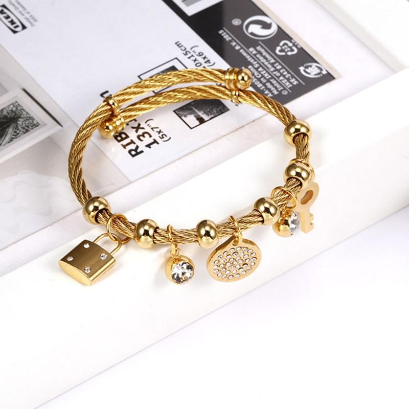 Trendy Elegant Lock and Key with Zircon Design Bracelet Girl Wristchain Unique