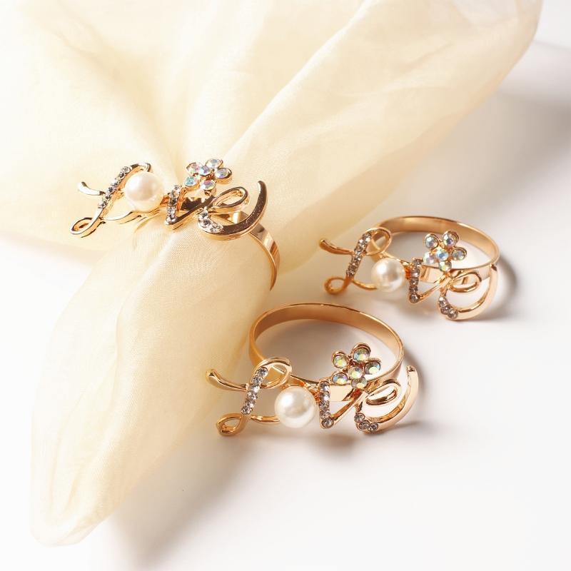 2Pcs Valentines Love Metal Napkin Ring Rhinestone Serviette Buckle Holder Decor