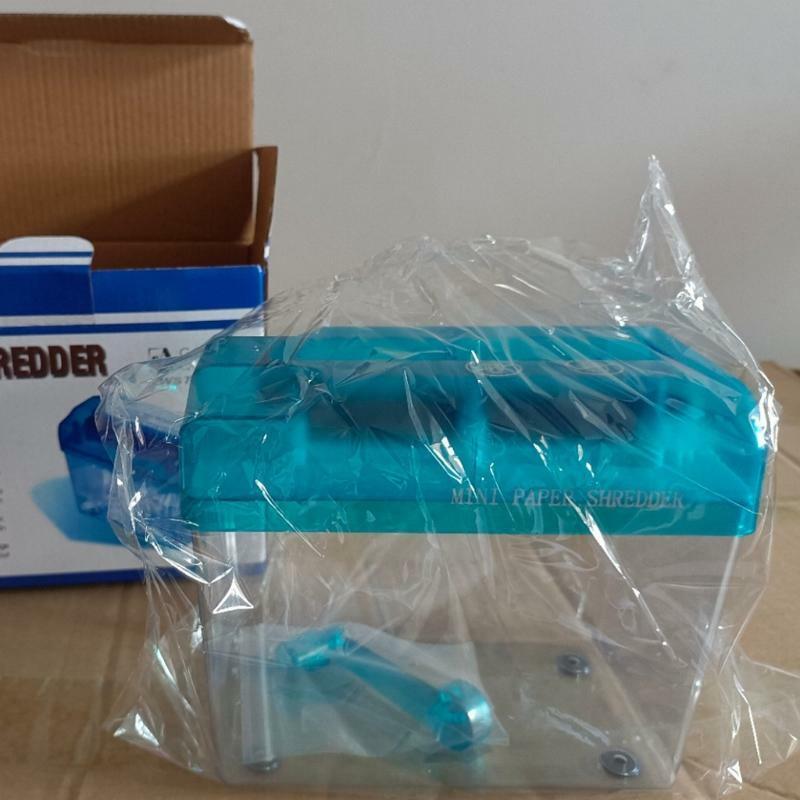 Mini Hand Shredder Portable Paper Shredder A6 Manual Shredder Documents Paper