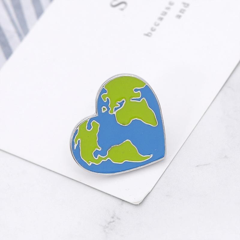 Green Earth World Map Label Pin Hat Clothes Bag Enamel Pin Heart Shaped Brooches