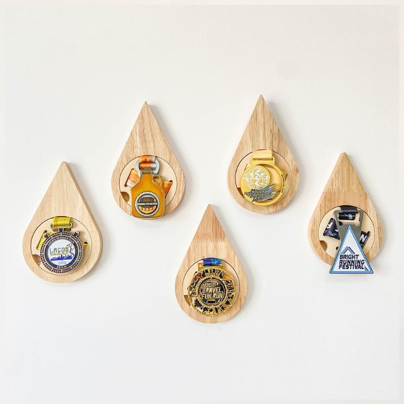Wall Hang Medal Rack Magnetic Display Holder Removable Lid Self-adhesive Stand