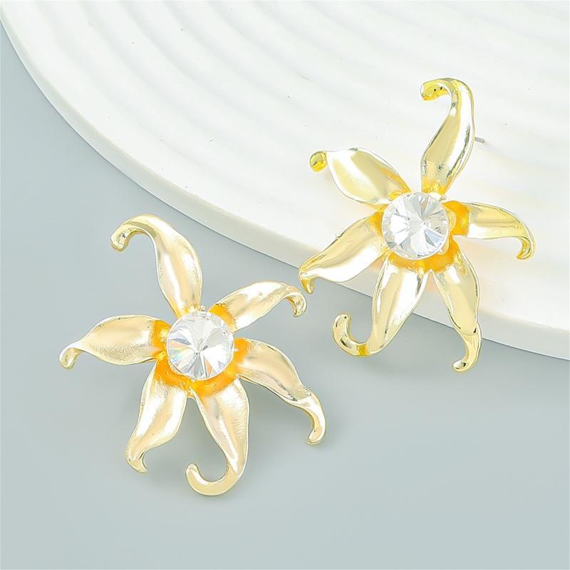 Unique Boho Stud Earring lily Flower Earring Chic White Beach Vacation Floral