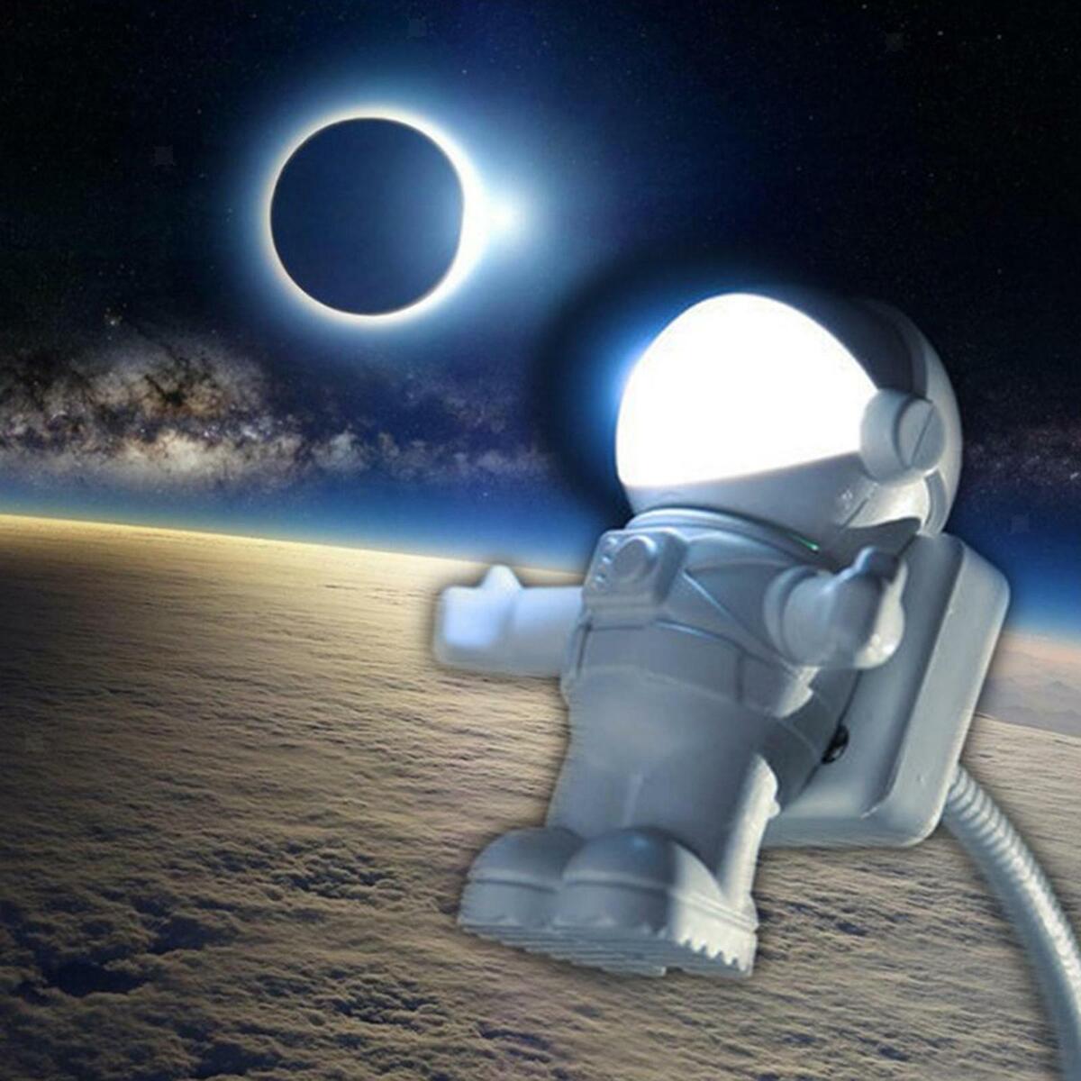 Astronaut Shaped Night Light USB -caring Reading Lamp Lamp