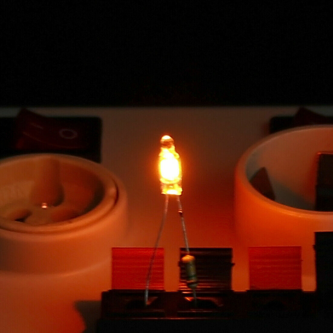 100Pcs 5x10mm Bright Orange Light Neon Light Bulb Indicator Lamp+Resistor