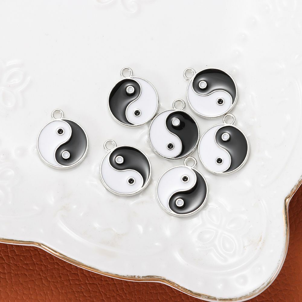 Making DIY Tai Chi Charms Jewelry Accessories Yin Yang Pendant White Black