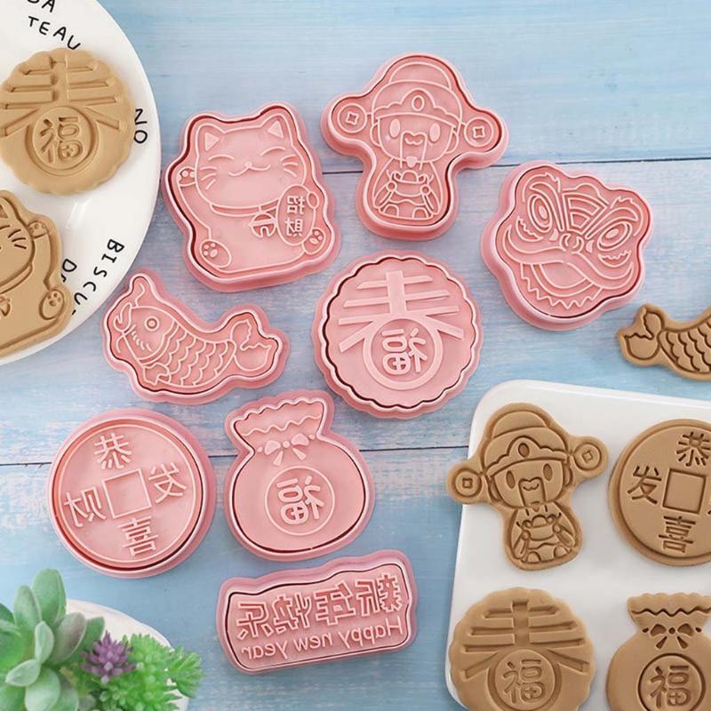 Set of 8 Cookie Stamp Cookie Cutter Moulds Plastic Material for DIY Cute Cookies