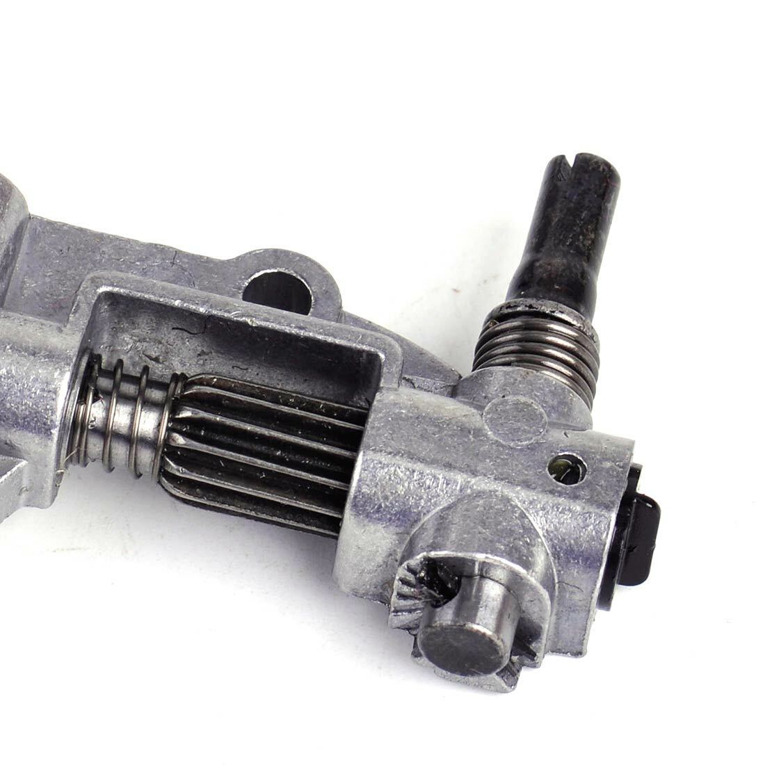 Oil Pump Replacement fit for Chinese Chainsaw 4500 5200 5800 45CC 52CC 58CC Li