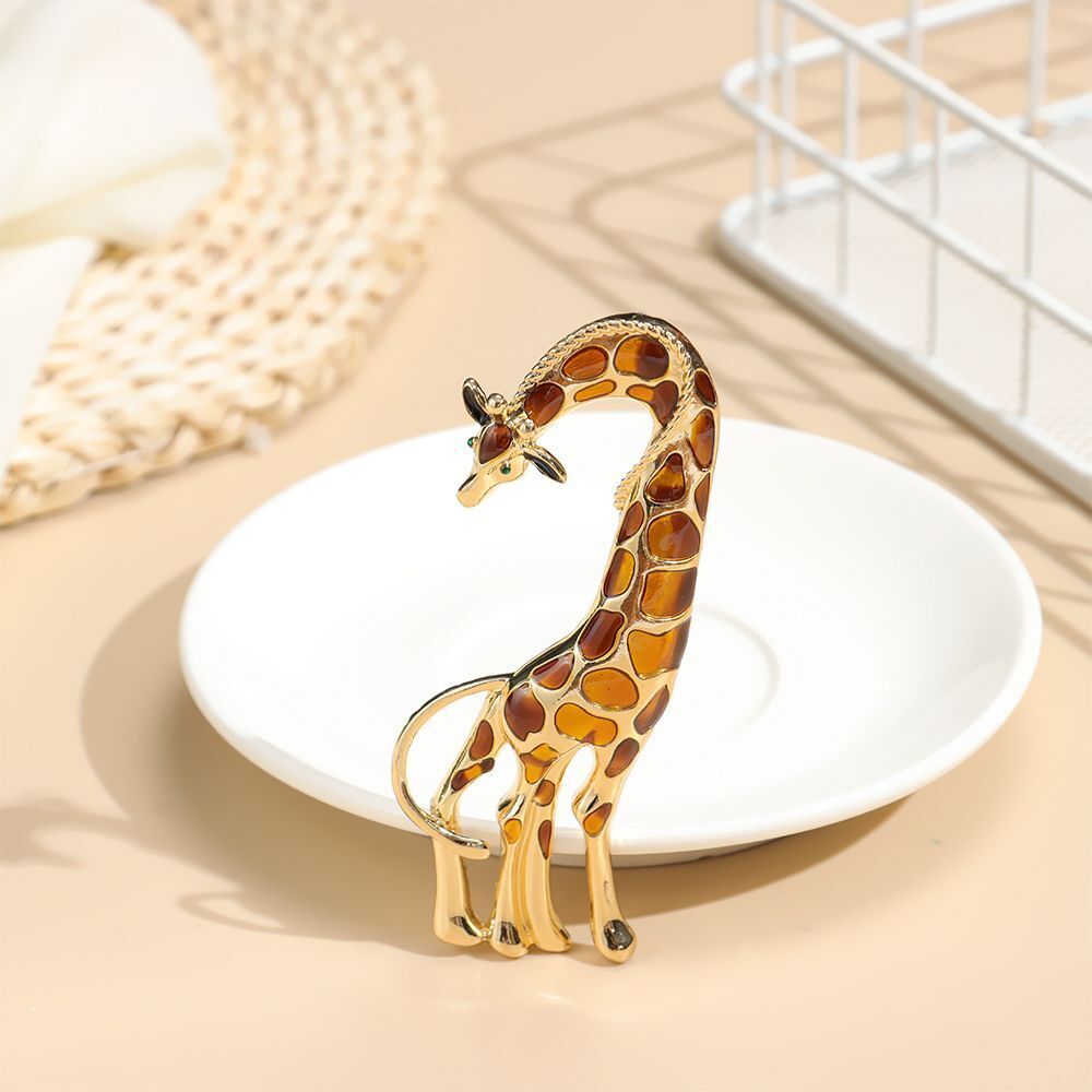 Suit Accessories Bag Clothes Label Enamel Animal Brooch Pin Giraffe Brooch