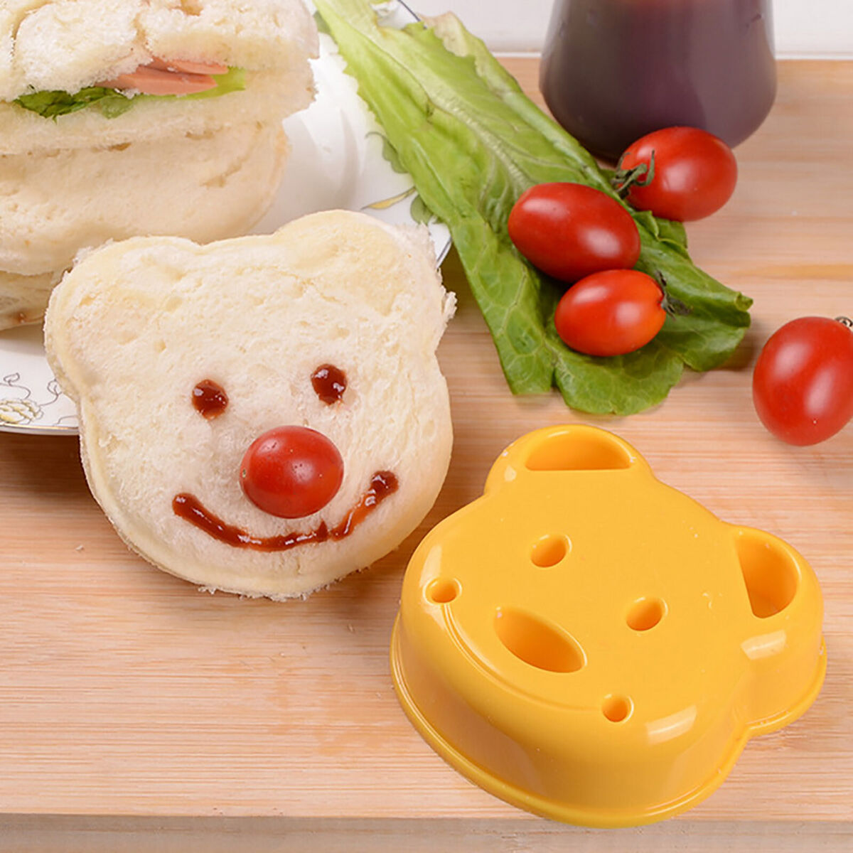 Sandwich Cutter - Cartoon Bear Shape Bread Sandwich Mold Cutters (Yellow)