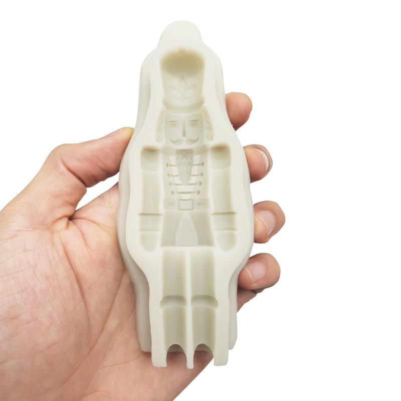 Lovely Cake Mold Guard Shape Silicone Cupcake Topper Mould for Candy Chocolate