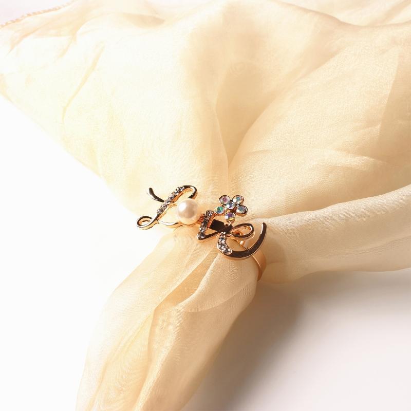 2Pcs Valentines Love Metal Napkin Ring Rhinestone Serviette Buckle Holder Decor